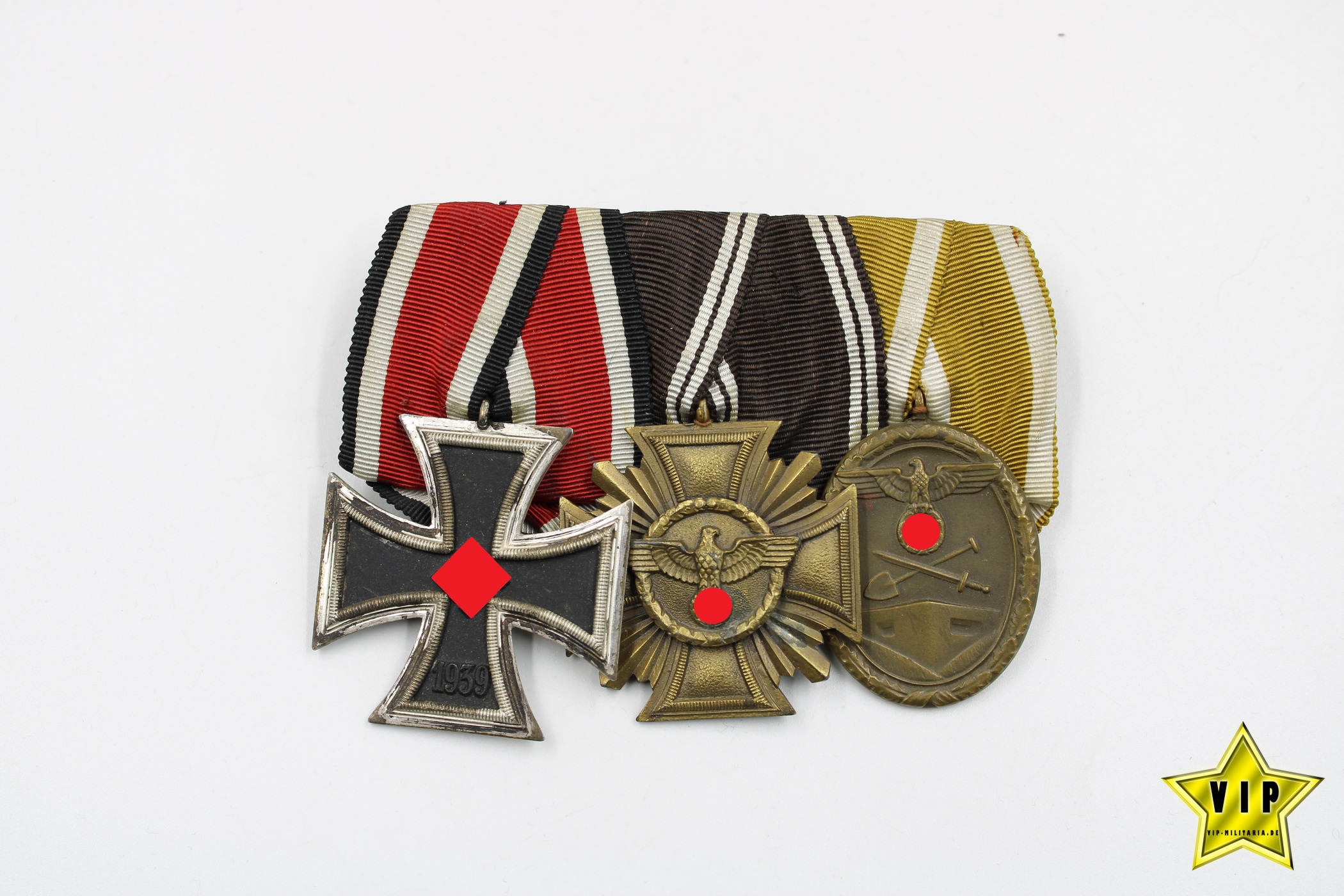Eisernes Kreuz 2. Klasse 1939 Dienstauszeichnung NSDAP Feldspange