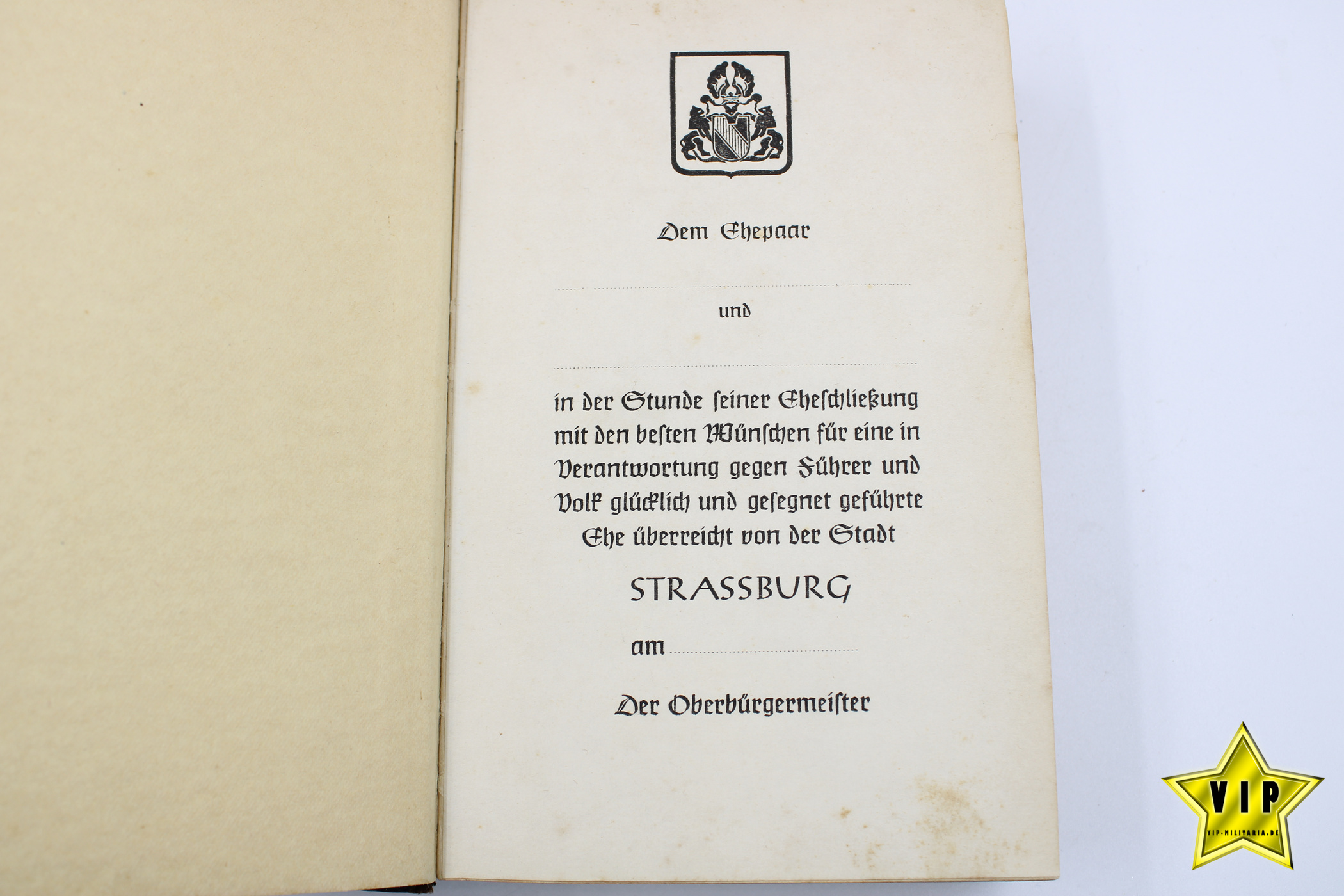 Adolf Hitler Mein Kampf in der letzten späten Kriegsausgabe Strassburg