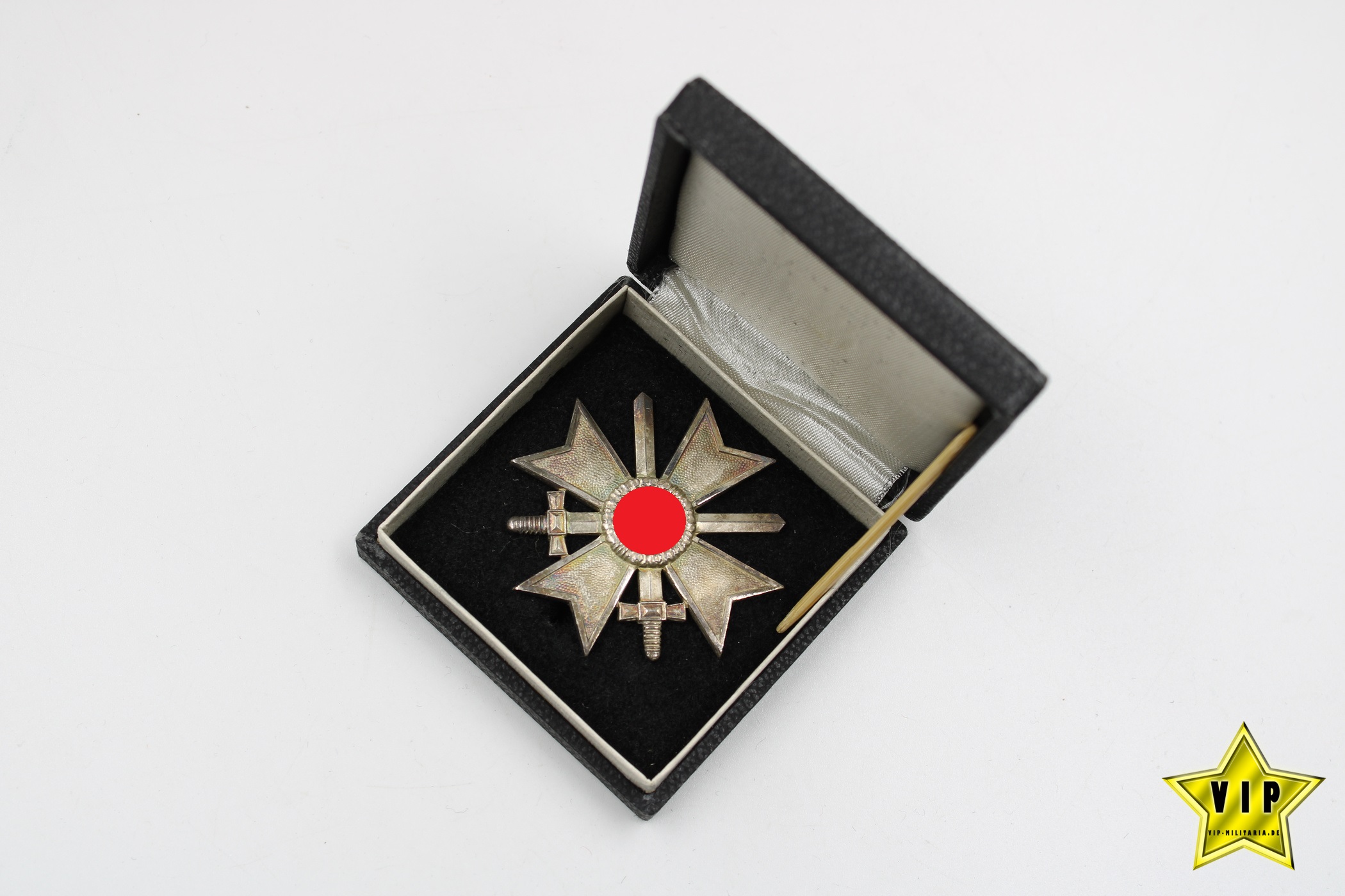 Kriegsverdienstkreuz 1. Klasse 1939 Hersteller Deschler & Sohn, München im Etui 