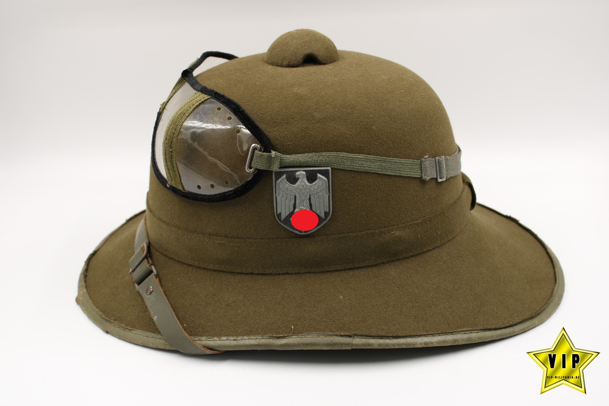 Wehrmacht Tropenhelm mit Schutzbrille