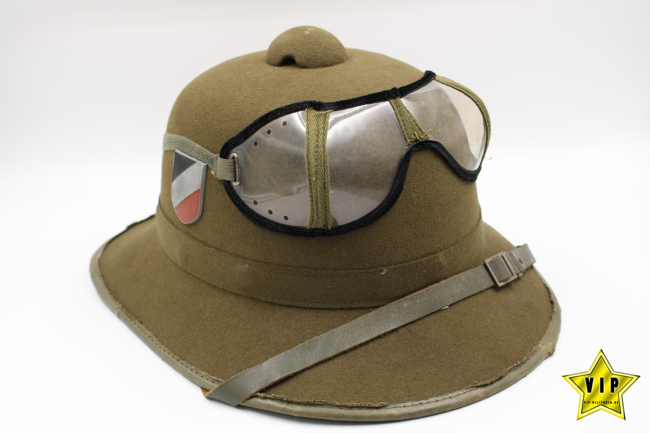 Wehrmacht Tropenhelm mit Schutzbrille