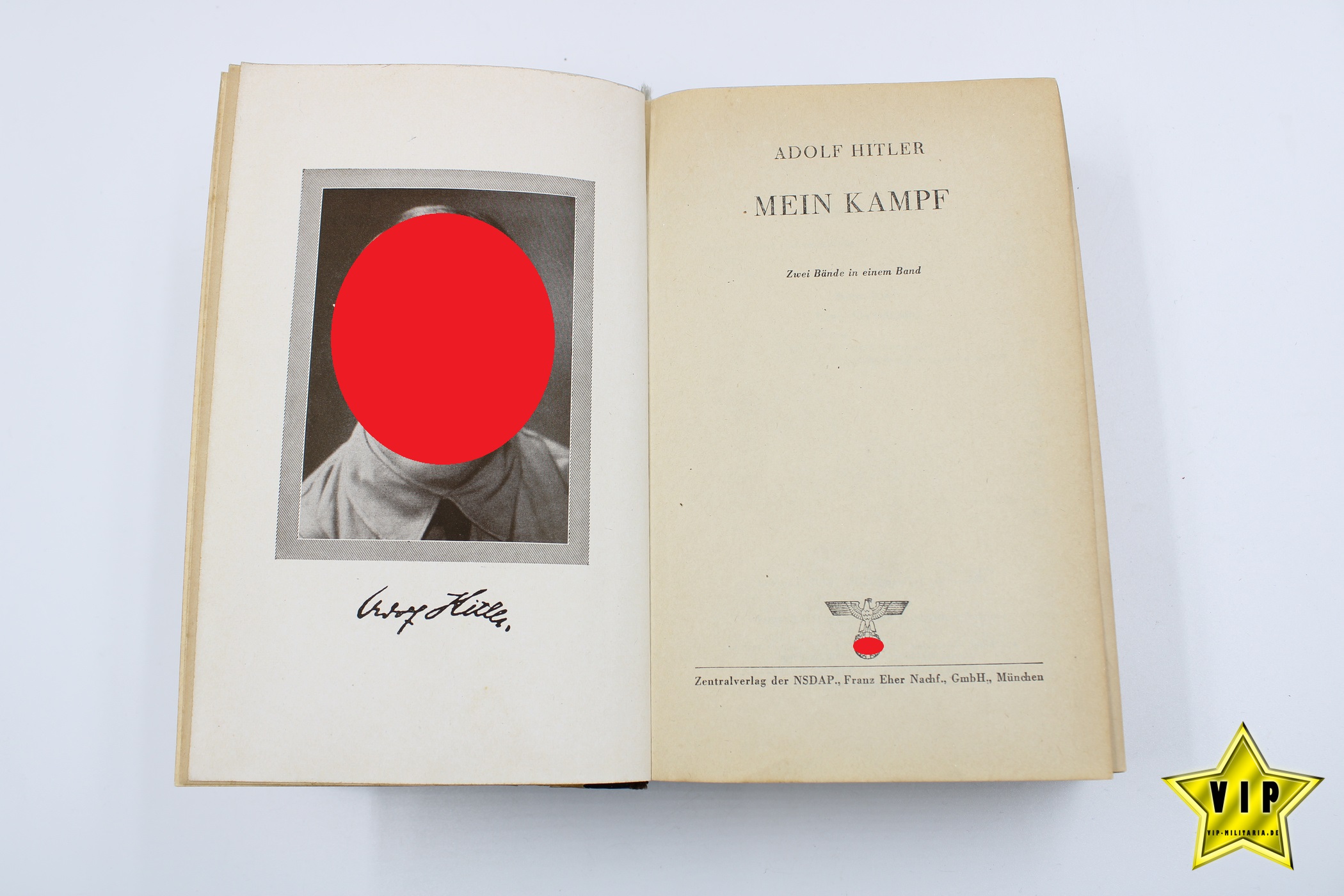 Adolf Hitler Mein Kampf in der letzten späten Kriegsausgabe Strassburg